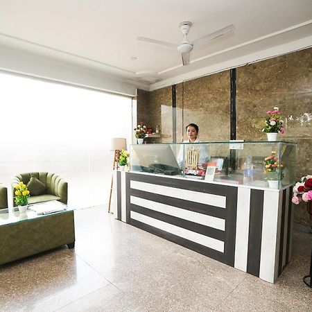 古尔冈 Tanvi Premium Residency Near Artemis Hospital, Gurugram酒店 外观 照片
