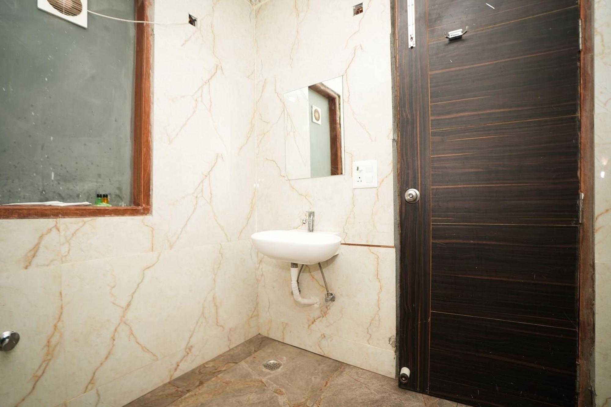 古尔冈 Tanvi Premium Residency Near Artemis Hospital, Gurugram酒店 外观 照片